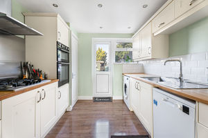 Kitchen/Breakfast- click for photo gallery